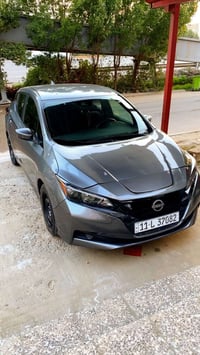 نيسان ليف موديل ٢٤دخول جديدحادث موضح بصورسيارة مابيهاصبغ للبيع اومراوس...