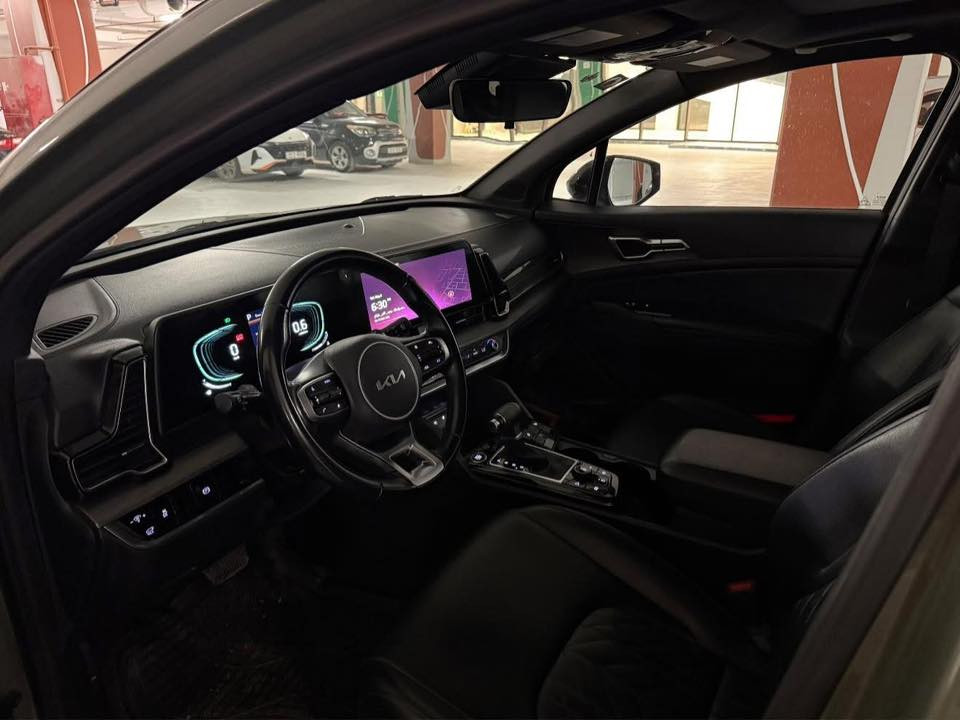 للبيع 🚗🔥
كيا سبورتج X-Line الشكل الرياضي
موديل 2023 وارد أمريكي 🇺🇸

📍 التفاصيل:
• عداد: 80 ألف كم
• اللون: زيتوني 🫒
• إيرباك: سليم
• بدون تبديل
• بدون صبغ (فقط بارد)
• شاصي الطويل

✨ المواصفات:
• محرك 2.5 لتر اقتصادي وقوي
• قير أوتوماتيك 8 سرعات
• دفع رباعي AWD
• تشغيل بصمة + تشغيل عن بعد
• شاشة وسطية كبيرة + Apple CarPlay / Android Auto
• شاشة عدادات ديجيتال
• كاميرات + حساسات أمامي وخلفي
• رادار + مثبت سرعة ذكي
• نظام النقطة العمياء + تحذير مغادرة المسار
• فتحة سقف بانوراما
• مقاعد جلد فخمة
• تحكم كهربائي بالمقاعد
• شحن لاسلكي
• باب خلفي كهربائي (صندوق)
• إنارة LED
• ويل (مقود) رياضي متعدد التحكم
• إشارة ترحيب
• فتح وإغلاق النوافذ من بصمة

🚘 السيارة نظيفة جداً وجاهزة للاستخدام
💵210$
📍 المكان: بغداد
📞 ***********
