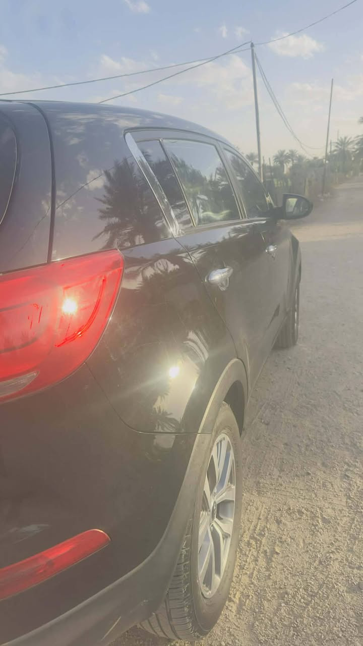 سلام عليكم سبورتج موديل  2016 وارد أمريكي بيه بس البنيد والباقي كفال مكينه وكير خير من الله تبريد ثلج عنوان السياره بغداد المحموديه الرقم الهاتف  ***********
