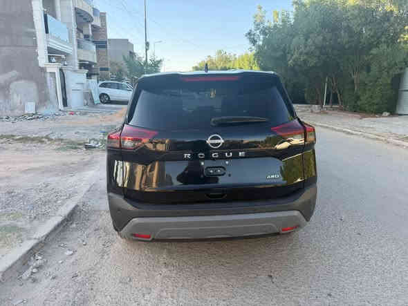 للبيع  
نيسان روج 
موديل2023
دخول جديد منفيس بسمي 
دافع كمرك  
ع حادثها سيارة تشتغل وتمشي 
بدون ايرباك 
104 وبيها  مجال   
الاتصال:***********
مكان سيارة بغداد حي قادسية
