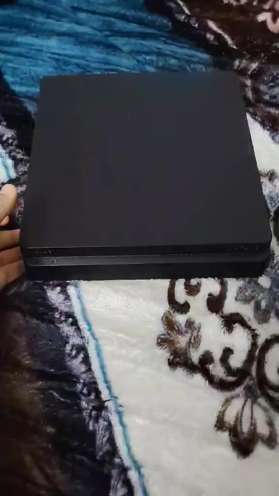 بلي ٤ اونلاين
بلي ٤ اونلاين 

مساحته ٥١٢gb

يجي وياه يدة وحده

 و كيبلhdmi

 و كيبل بور 

و اقراص هديه

الجهاز جدا نظيف و مستعمل قليل 

سعر ٢٥٠
للتواصل واتساب ***********
