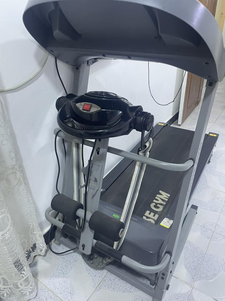 السلام عليكم 
جهاز جري جديد للبيع  + حزام مساج 
سعره 250 للتواصل الاتصال ع الرقم 

***********
