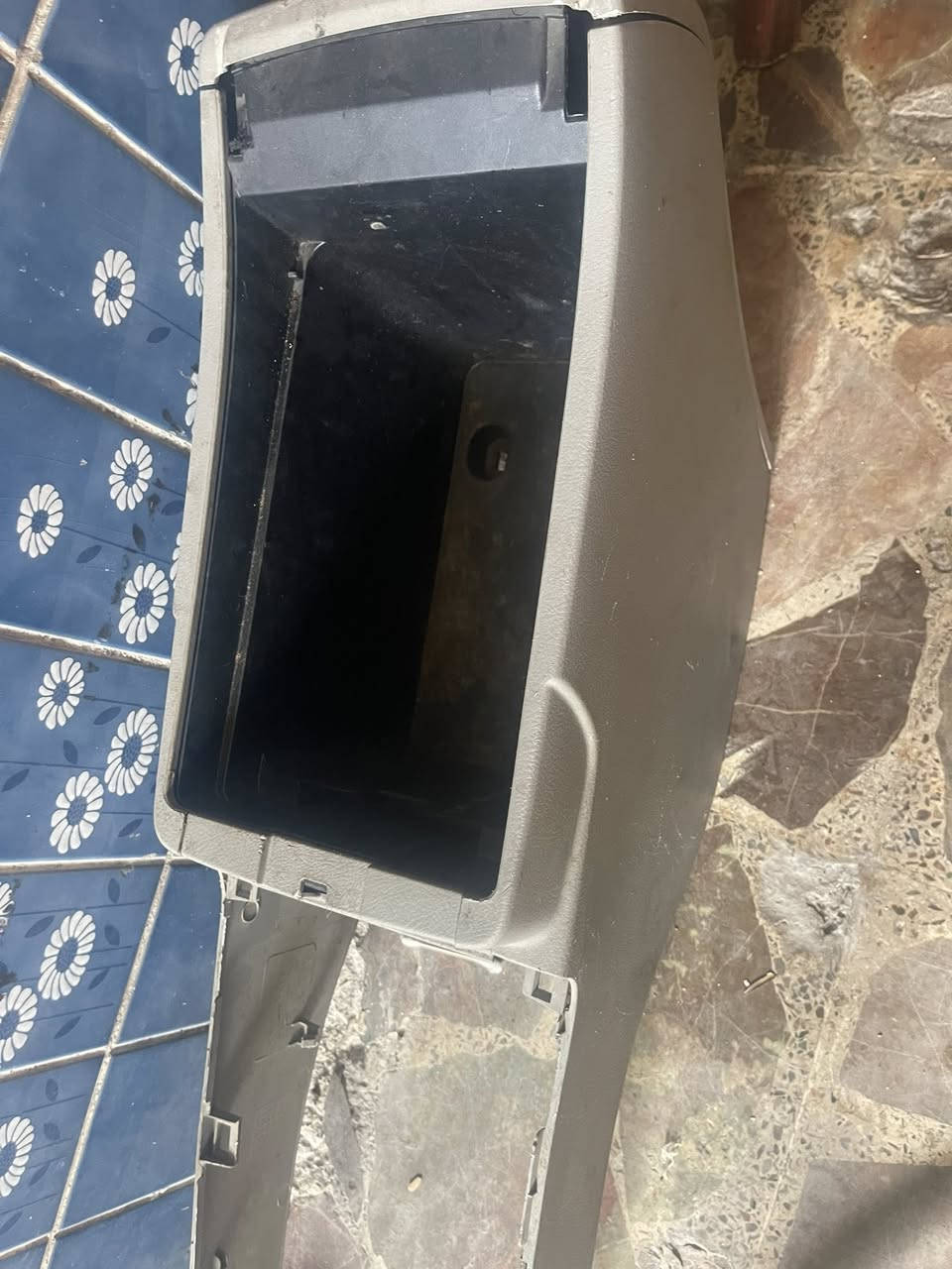 سلام عليكم غراض كامري  من 2007 الى 11 للبيع اصلي تفصيخ نوزلات   دعاميات خلفيه مجاول شباك امامي شباك دعاميه قاعدة فيوزات شريط ستيرن قبق ولفات مزدات جكمجه فرس  قيم وخذ حبييي بغداد حي جامعه  ***********
