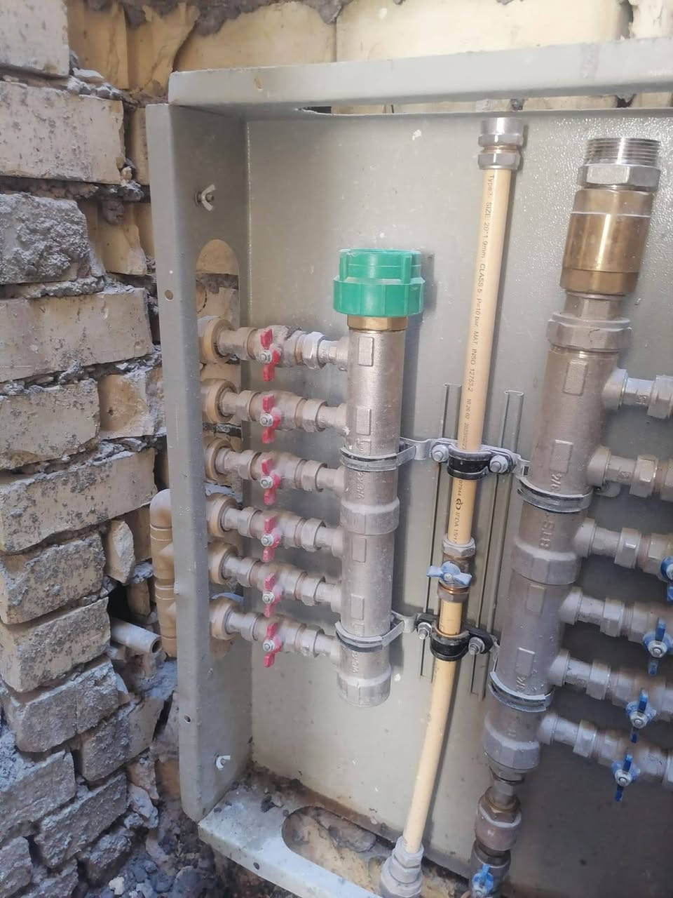 سلام عليكم تسيس ماء مجاري كهرباء شغل درجى اولى داخل بغداد فقط رقمي بي واتساب ***********
