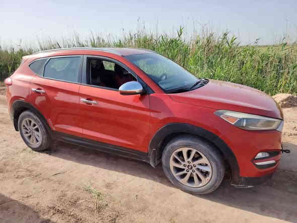 سلام عليكم توسان موديل ١٦ شكل جديد لوان مشمشي رقم بغداد نص فول لايت زنون تحكم ستيرن مكينه ٢٠٠٠ كشن كهربائي كامره دواره مع ٣ انظمه قياده اقتصاديه حادثه شويه من البنيد وبارد بلجاملغ  مع جراد بدايه القماره قطعه صغيره او بنهاية القماره وارد امريكي مكان بغداد سعره ١٣٥  وبيه مجال الطيبين هاتف ***********
