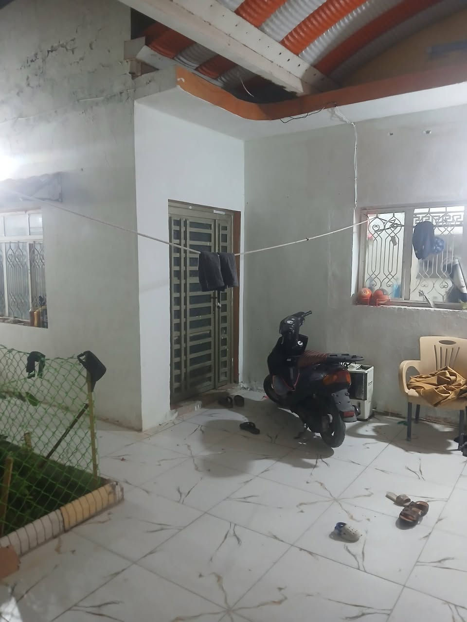 بيت ركن سياسين علا ساحه،موقعه كلش حلو،طابقين،بس صب بعده ،***********
