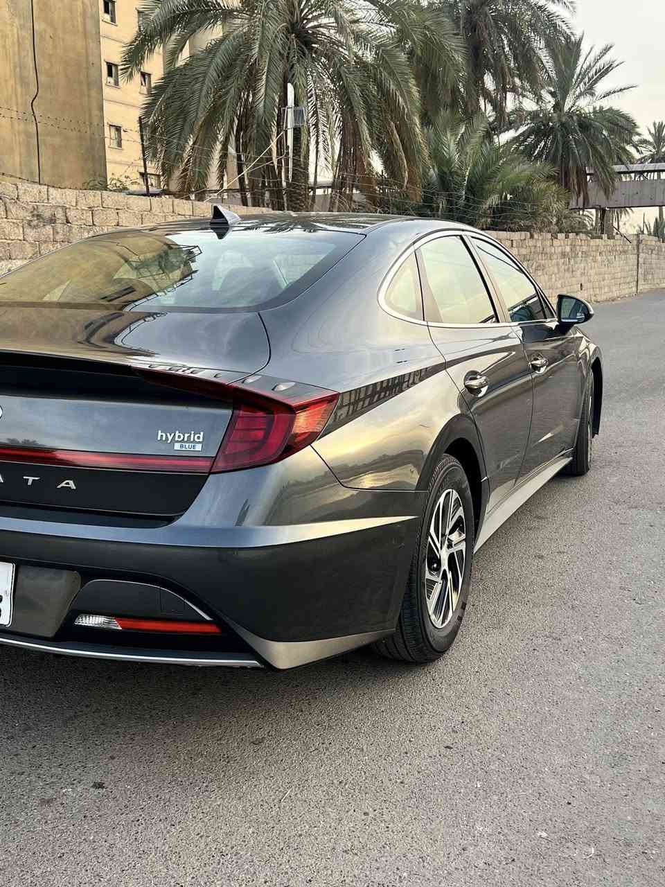 ‏                                        

السلام عليكم 
سوناتا هايبرد 2023 
ماشيه 49 الف كيلو السياره جديده كلشش 
بدون صبغ تبديل بنيد نفس اللون وربع الجاملغ الايسر بارد وتكحيل بسيط بدون دواخل 
المواصفات فئه بلو 
تبريد قطعتين 
رادار امامي 
اوتو ستارت 
اوتو هولد 
شاشه كبيرة
كار بلي ولاسلكي
تحديد مسار 
قيادة ذاتيه
 اربع وضعيات قيادة 
كامره خلفيه 
تحكمات ستيرن جهتين
مانع تصادم 
لايت ليد امامي خلفي 
كير دكم
باقي المواصفات معروفه 
مكان السيارة بغداد الكرخ 
رقم بغداد 
سعرها 168 مجالها بسيط 
للاستفتار الاتصال على الرقم ***********
