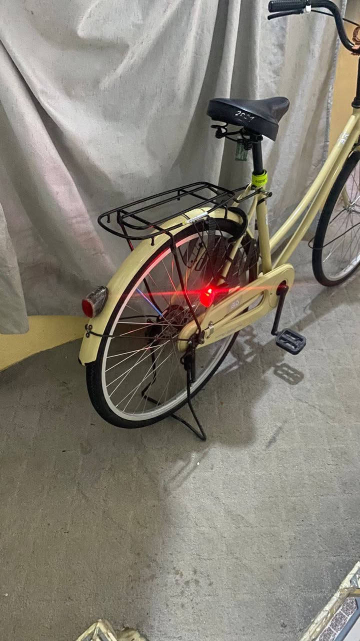 السلام عليكم
.
بايكل للبيع لون مميز 
مديل 25الوياله فقط تجاريات لشه بلاد
وياله موس
نضافه95/90
ناقصه جاملق كدام 
جاملق وره موجود 
مكان نجف حي المكرمه 
سعر 145وبي مجال بسيط 
.. 
موشراي اطلع كبل لاتعامل


**إذا كنت صاحب هذا الإعلان وتريد حذفه لأي سبب، رجاءا أرسل رسالة إلى الدعم الفني**