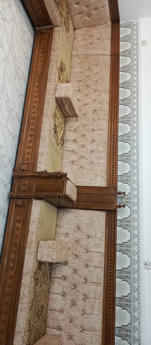 السلام عليكم تخم للبيع مستعمل اقل من سنه اخو الجديد الخشب زان الاصلي شرط الفحص القياس 20 متر السعر 2 مليون 750 وبي مجال للشراي


**إذا كنت صاحب هذا الإعلان وتريد حذفه لأي سبب، رجاءا أرسل رسالة إلى الدعم الفني**
