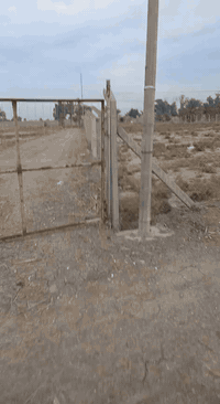 سلام عليكم دونم سند ٢٥ عل طريق الشعله قريب عل معمل الغاز واجهيه ٣٥ للبيع بيع مستعجل السعر ١٨٠ مليون والمو شراي لا يتصل *********** عندي اللكيشن خاص وتفاصيل انطيها للشراي تحويل مباشر
