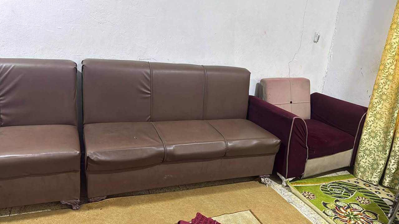 كنتور 6 باب ابو المريا 250
التخت صاج عراقي 100 
جزامة 40 
ميز بلازما 45 
تخم 85 
سرير طفل 40 
عنواني زعفرانية يمي توصيل بكروة 
رقم الحجز ***********
