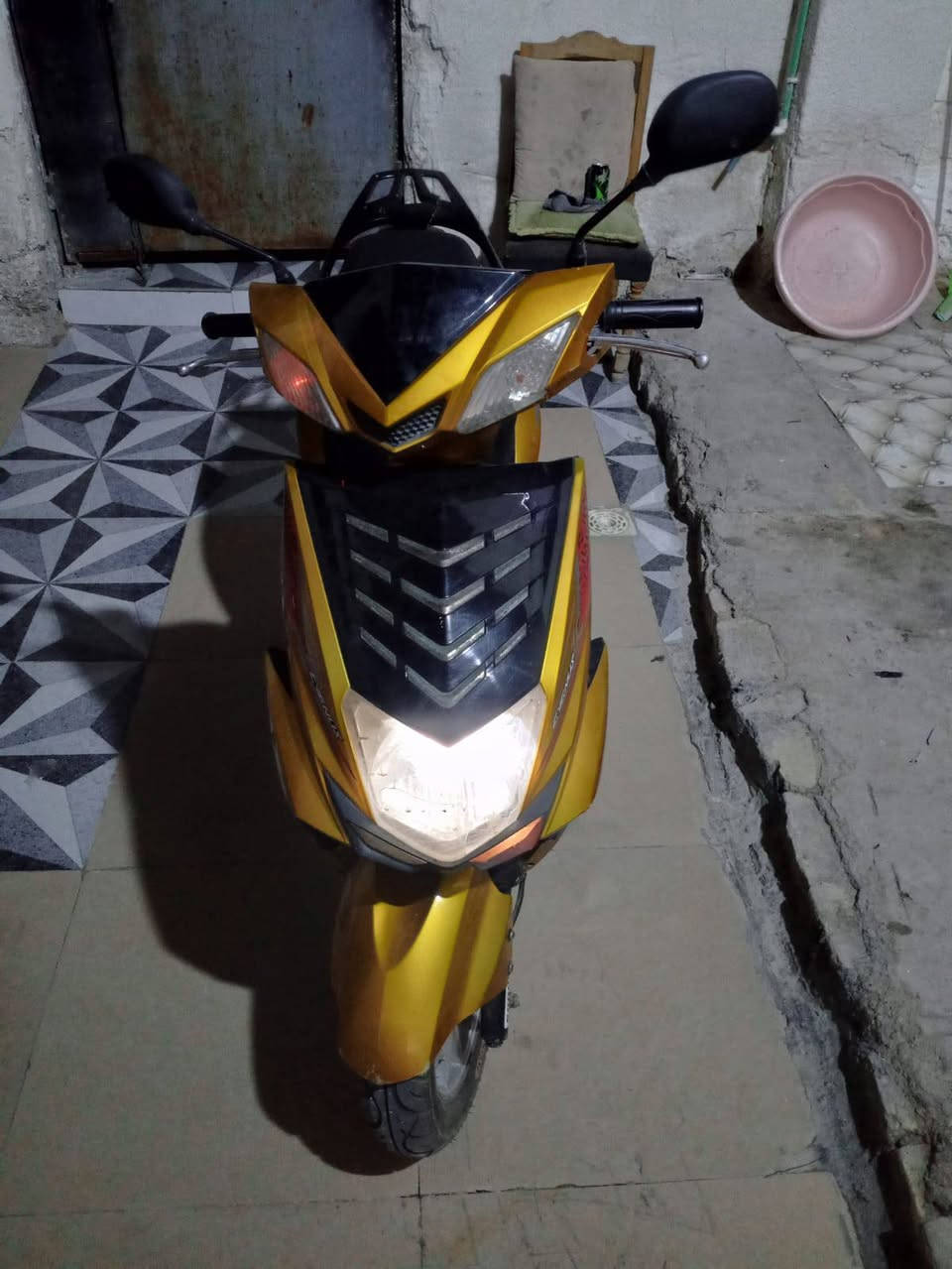سلام عليكم دراجه سكنس لبيع سعره 400 بيه مجال مكينه بلاد مامفتوحه كهرباء شغاله سلف شغال مكان البصره الجزيره زين العابدين *********** البصرة, العراق
