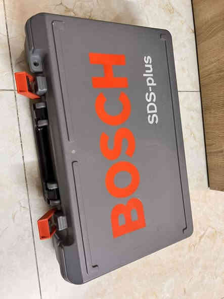 السلام عليكم 
للبيع دريل همر ماركة بوش صنع ألمانيا 🇩🇪 سنةً الصنع 2001 
يعمل على كهرباء 110V يعني يحتاج محولة من 220v إلى 110v 
جديد غير مستخدم نهائياً 
السعر 90 ألف للأستفسار *********** متوفر توصيل 🚚
