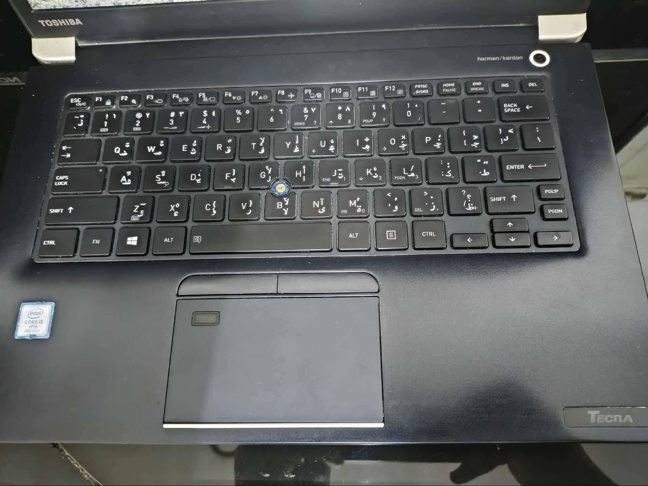 السلام عليكم لابتوب توشيبا X40-E بصمة مواصفات راقية جداً استخدام شخصي نظيف كلش بالكارتونة  للبيع بسعر مناسب 230 ألف أقوى لابتوب ممكن تحصله بهالسعر يشغل كل شي اللابتوب مكفول عالفحص من كل النواحي تفحصه يلا تدفع حقه

مشغل عليه كل أنواع الألعاب مثل GTA 5 وببجي وكول اوف ديوتي وباتلفيلد وبيس وغيرهن من الألعاب القوية

ومشغل عليه كل أنواع برامج الهندسة مثل الاوتوكاد والماتلاب والآردوينو وبرامج التصميم مثل الفوتوشوب والاليستريتور وبرامج المونتاج مثل البريمر برو والسوني فيغاس وبرامج الطباعة مثل الادوبي ريدر والاوفيس والوورد والاكسل والبور بوينت وكل تطبيقات مواقع التواصل الإجتماعي وغيرهن من البرامج القوية

مواصفات اللابتوب:
النظام ويندوز 11 برو 64 بت (مفعل مدى الحياة) بأحدث التعريفات والبرامج والألعاب
المعالج قوي جداً الجيل الثامن CORE i5 بسرعة عالية 2.50 GHz
الهارد 256GB SSD اسرع واحدث نوع M.2
الرام 8GB سريع جداً نوع DDR4
كارت شاشة انتل 4GB نوع عالي الاداء
حجم الشاشة 14.1" إنش فول HD دقة عالية جداً
يحتوي على بصمة
يحتوي على بلوتوث + وايفاي
يحتوي على كاميرا امامية
يستقبل سيم كارت ورام
بطارية ممتازة تشغيل مستمر 4 ساعات الاستخدام العالي 
بي كل أنواع المنافذ: منفذ USB ومنفذين تايب سي ومنفذ HDMI ومنفذ هيدفون ومايك

ملحقات اللابتوب ماوس اصلي والكارتونة


**إذا كنت صاحب هذا الإعلان وتريد حذفه لأي سبب، رجاءا أرسل رسالة إلى الدعم الفني**