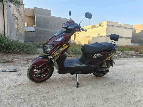 دراجة سكنس موديل ٢٠٢٥ للبيع 
رجوع للخلف 
كهربائيات فول 
شلعة ومعدل 
تاير كبير حجم ٢٠ كاملة مكملة مبيها نقص شغل وروح للتواصل *********** السعر ٧٠٠ بيها مجال
