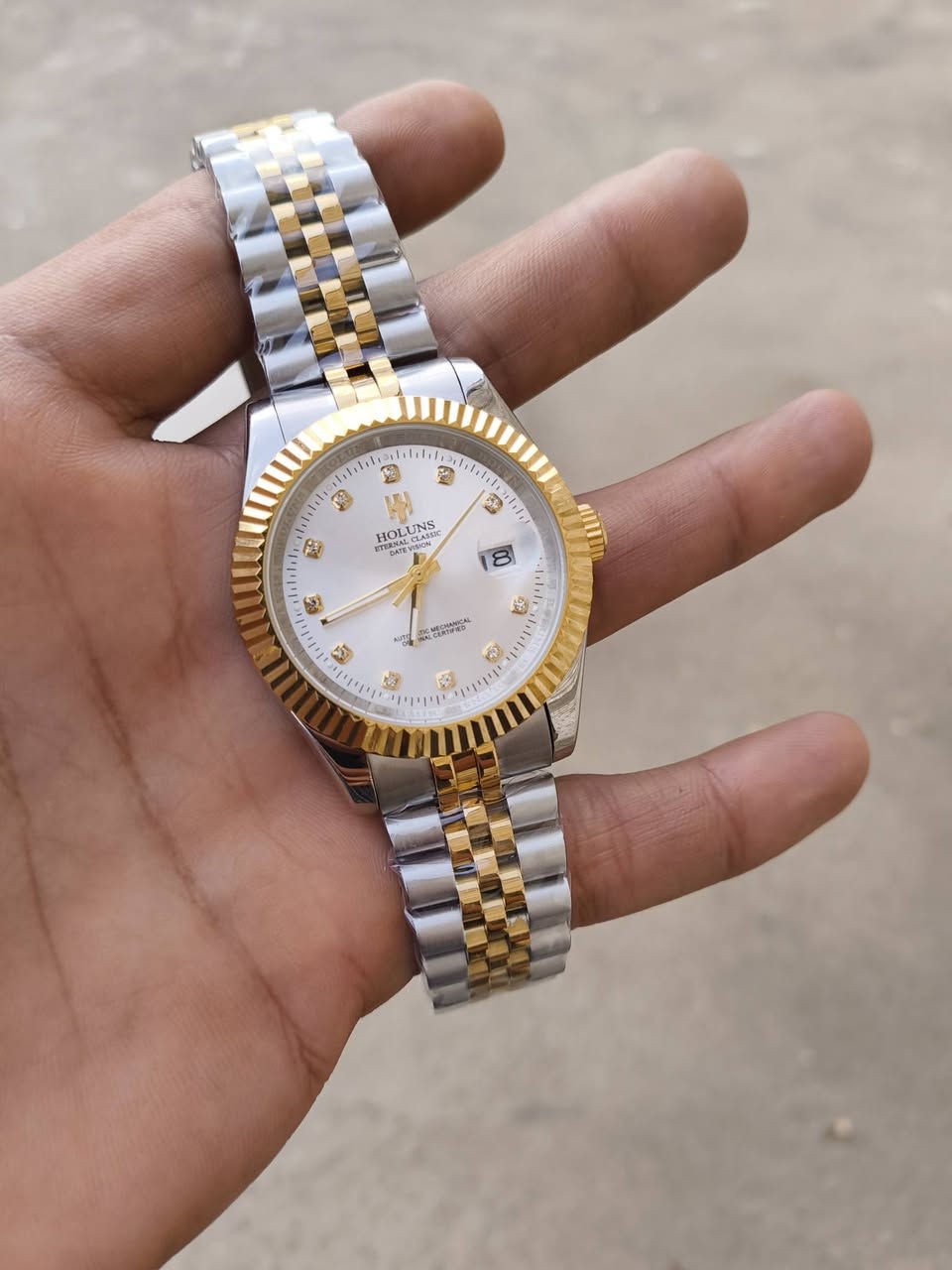 ساعه ماركه هولونز
اوتماتيك ماكنه 21 جوهره 

طلاء ذهب طوك وسير ساعه لمعتها كلش حلوه 

وزن ثقيل

كامل ختومات سير ولمينى ولبوك

مزاد يبدي من 40 الف ينتهي ساعه 12 ليلا


**إذا كنت صاحب هذا الإعلان وتريد حذفه لأي سبب، رجاءا أرسل رسالة إلى الدعم الفني**