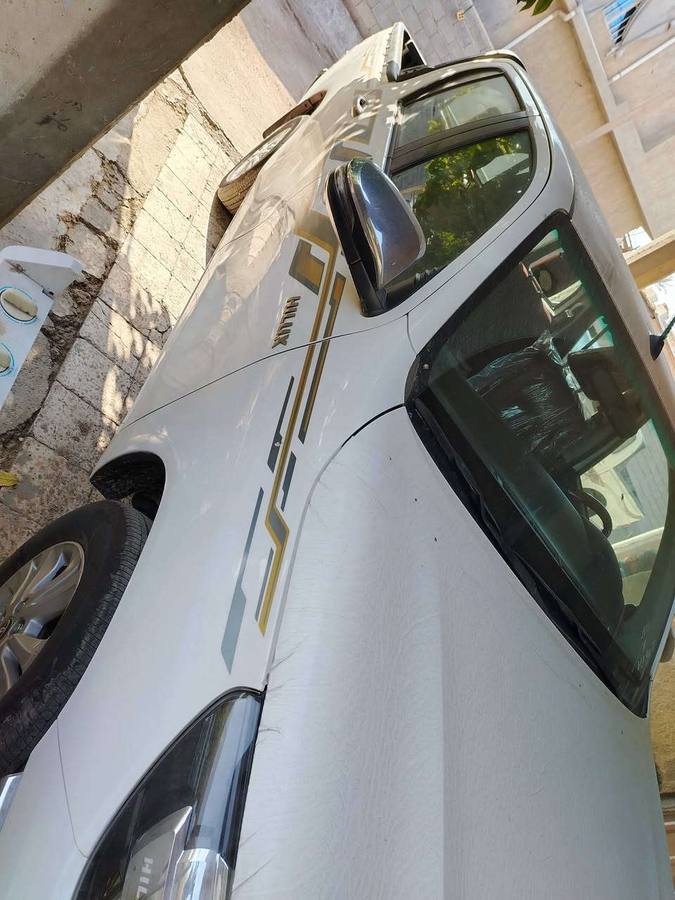 السلام عليكم مكلف بالنشر بيكم هايلوكس موديل ٢٥ بشهر ١٢ يعني تسجل ٢٦ رقم ديالى بعد كم يوم اباشر بترقيمها اليشتري ياخذ كامل رقم وسنويه سياره مكفول من الدعاميه للدعاميه من كلشي زيرو ماشيه ٦٧٧كم من الخارج للبيت فقط نوع لمتد أحسن نوع بالهايلوكس بعدها بترابها ممغسوله و الصور تحكم بيع أو مراوس بجكساره و عادي فرق فوكاها رقم صاحبها *********** أبو وسام
