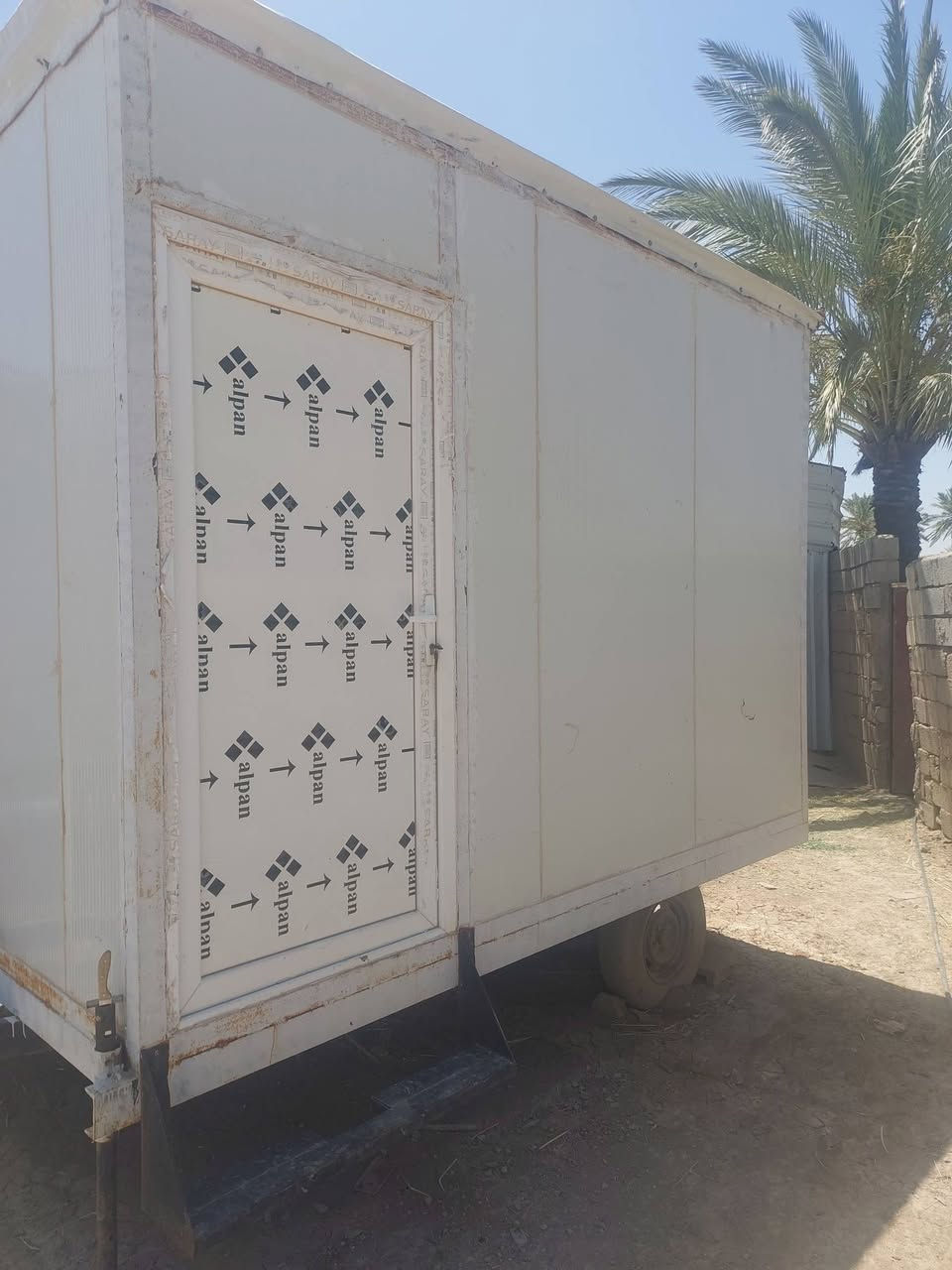 سلام عليكم  كرفان سحب بي شاصي  للبيع 
طول 3 ونص
عرض 2ونص 
جداي ما مستعمل   كامل من كلشي  مسس كهرباء  وبي قاعد مولد 
مكاني ديالى بلدروز  
***********
***********
