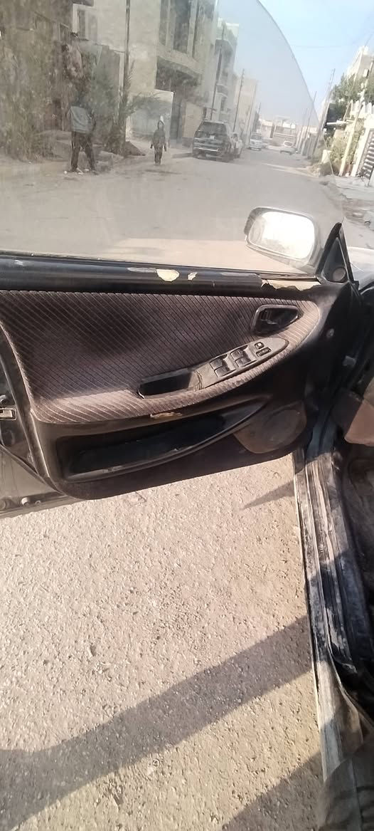 كورلا ويندوم 92 محرك v6 جديد كير اوتو سياره شغاله  رقم بغداد انكليزي شرط وكاله مروريه وتحويل مباشر 
بغدا المحموديه سعرهه 27
***********
