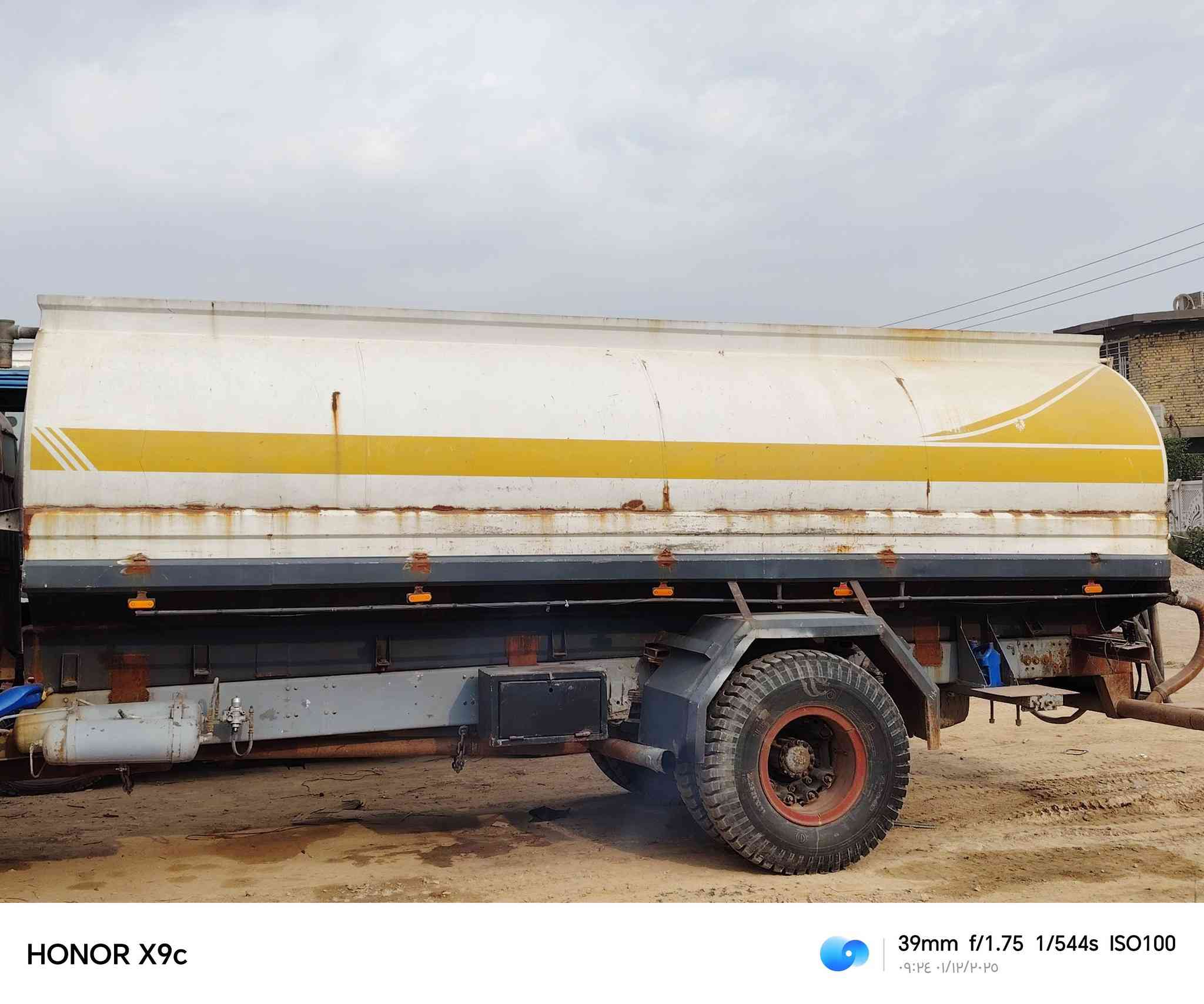 السلام عليكم للبيع تانكي طوله ٦ السعر ١٢ ورقه بيه مجال للاستفسار ***********
