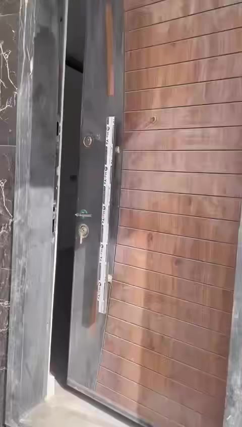 شقة ارضية للايجار قرب قاسم ابو الكص تحتوي على غرفتين وصالة وخدمات الايجار٦٠٠ مع كافة الخدمات والكهرباء واصل ٥ امبير 
للاستفسار***********
