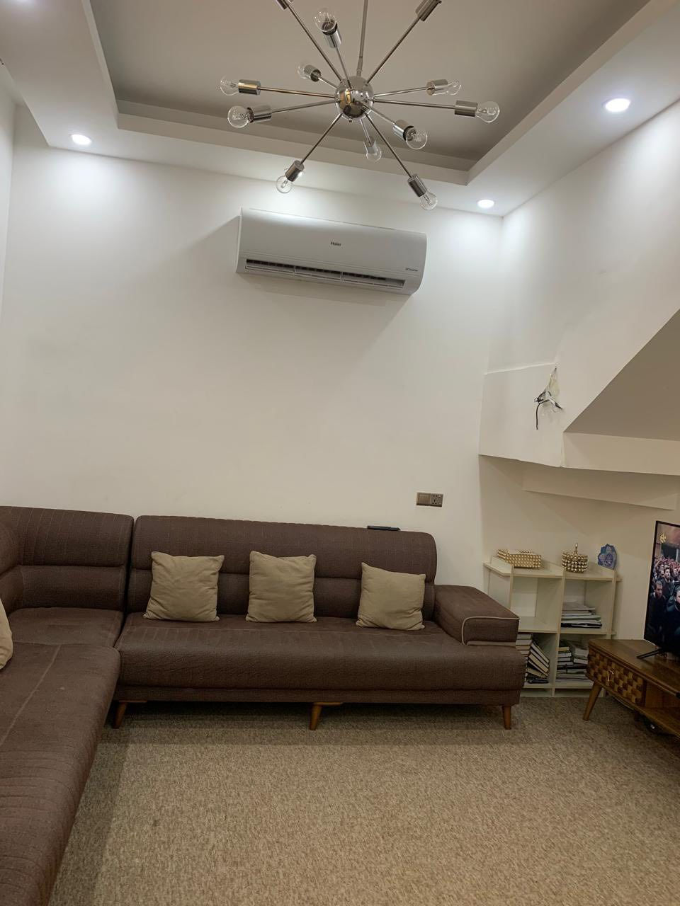 🏪 دار ملك صرف للبيع
🟢 الموقع :-  حي المعملجي خلف مدارس وراث مباشرتا  
🟢 المساحة :-  ٥٠ م  
🟢 المواصفات : -   بناء حديث طابقين غرفتين نوم يباع مع الاثاث بالكامل  
🟢 السعر : ١١٥ مليون 
🟢 الهاتف :- 📲  ( ***********) 🆙
🟢 للاستفسار :- مكتب المستقبل للعقار والمقاولات 🏪
🟢عنوان المكتب : كربلاء حي التحدي السايدين الفاصل بين البناء الجاهز والتحدي قرب أفران دينار 
🟢 مستعدون لاستقبال العروض التجارية والسكنية ✅
🟢 اضغط على زر المتابعة
