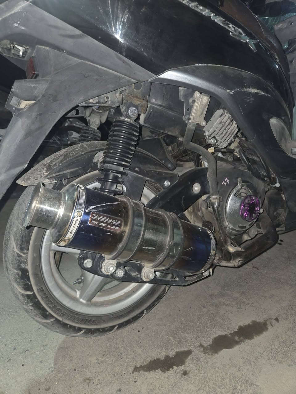 سلام عليكم صالنصه للبيع بيها بس الضربه الموجوده بالصور ، الصالنصه قطعتين وكاله اجتي ويه الدراجه رمبه ، اني منزل الدراجه سكنس رمبه هيه اجتي وياها شخط مابيها لا ملحومه ولا اي شي للاستفسار اكثر خاص


**إذا كنت صاحب هذا الإعلان وتريد حذفه لأي سبب، رجاءا أرسل رسالة إلى الدعم الفني**