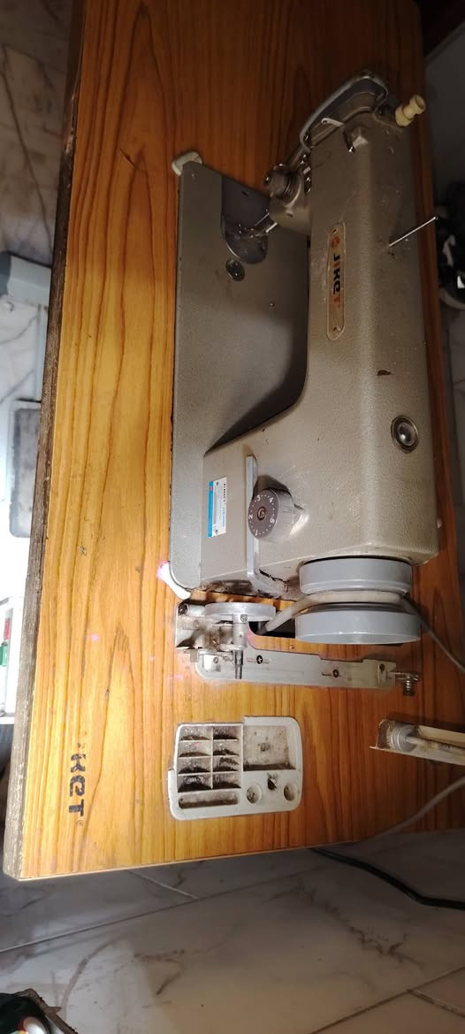 مكينه خياطه شرط الشغل للبيع ***********
