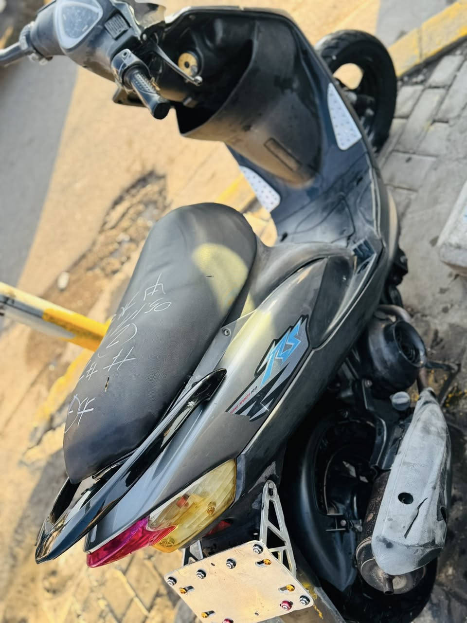 ماكس عدله لبيع سعر 750 
دراجه بوشه 55 
دراجه حلوه او ناعمه 
مكان بغداد حيل العامل ***********
