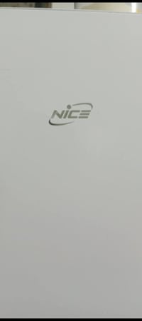 ثلاجة • جديدة بلكارتون • بيها مجال