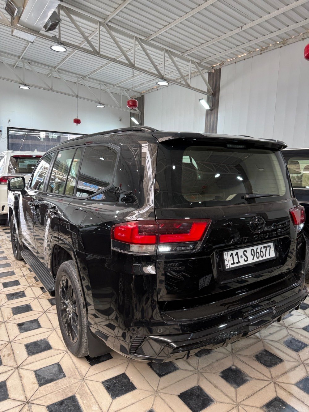 * لاندكروزر GXR لمتد ساز 2022  بغداد كامل 
* ⁠سعد العبيدي (7700637589)
* ⁠الموديل : 2022 ساز مغلفة ppf
* ⁠السعر (63.000 $( مكفولة
* ⁠اللون ااسود بلاك ادشن  رقم بغداد 
* ⁠العداد(108 الف كم ) 
* ⁠محرك (3500  cc) توين تيربو 
* ⁠بصمة تشغيل بصمات ابواب عدد (5) 
* ⁠شاشة امامية بالحجم الكبير )
* ⁠4 كامرات محيطية (360 درجة)
* ⁠لحاية امامية خلفية كت لاندكروز 
* ⁠فتحة سقف (سلايت) 
* ⁠كراسي الامامية كهرباء 
* كراسي الامامية تبريد 
* ⁠مقاعد (7) راكب دفع رباعي (4 * 4) 
* ⁠ثلاجة وسطية جنطة كهرباء 
* شاحن واير ليس تشغيل عن بعد 
* ⁠حساس امامي خلفي مري طي كهرباء 
* ⁠وباقي مواصفاتGXR المتد المعروفة 
* ⁠السعر (63.000 $)رقم بغداد
* بغداد - معارض النهضة - الشارع الثاني - شركة ذرى الخليج هـ(***********)