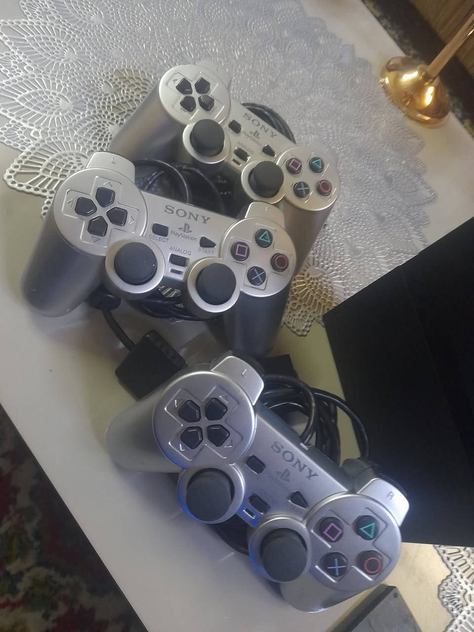 سلام عليكم توفر بلي ستيشن 2 يابني فري ريجن يشغل هارد وفلاش وقراص 🤍
. 
موصفات الجهاز بي 3 يدات اصليات لون سلفر وبي تحويله اجدي ار وبي محوله جديدة وفلاش بي32 كيكه  43 لعبه اصليه وبي ميموري جديد حهاز شخط مابي تجي تفحص وتروح واني خادم سعره 55 وبي مجال مكاني بغداد دولعي جسر الخطيب 🤍


**إذا كنت صاحب هذا الإعلان وتريد حذفه لأي سبب، رجاءا أرسل رسالة إلى الدعم الفني**