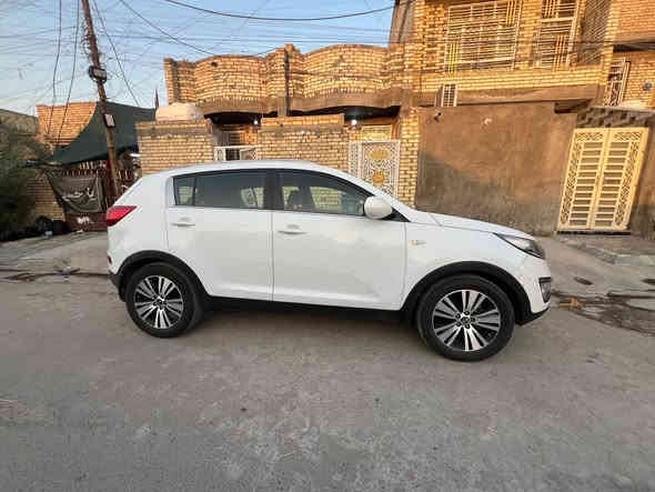 السلام عليكم كيه سبورتج موديل 2015 خليجي السياره مكفوله من الصبغ ما عدا الدعاميه  مبدله  تبريد حداديه مكينه گير تخم تاير  رقم بغداد مشروع وطني بأسمي 
تحكم ستيرن اعتذر عن المراوس بيع فقط
تحكم بل مري
كامره خلفيه 
حساسات 
محرك 2000دوش 
الرقم *********** السعر 160
