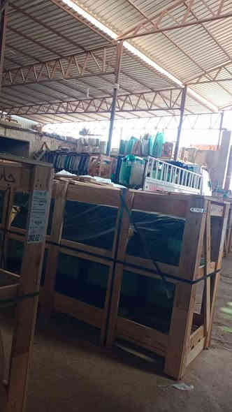 يتوفر خدمة موقعية مجاناً لجميع انواع زجاج السيارات سيليكون اصلي مقاوم للماء زجاج امامي + زجاج خلفي + زجاج ابواب جميع انواع الزجاج اتصل ونجيك الباب بيتك عرض لفتره محدوده للزجاج الامامي جميع انواع السيارات 75 الف + البيجو السمند السايبا 60 الف فقط *********** العنوان النجف الاشرف
