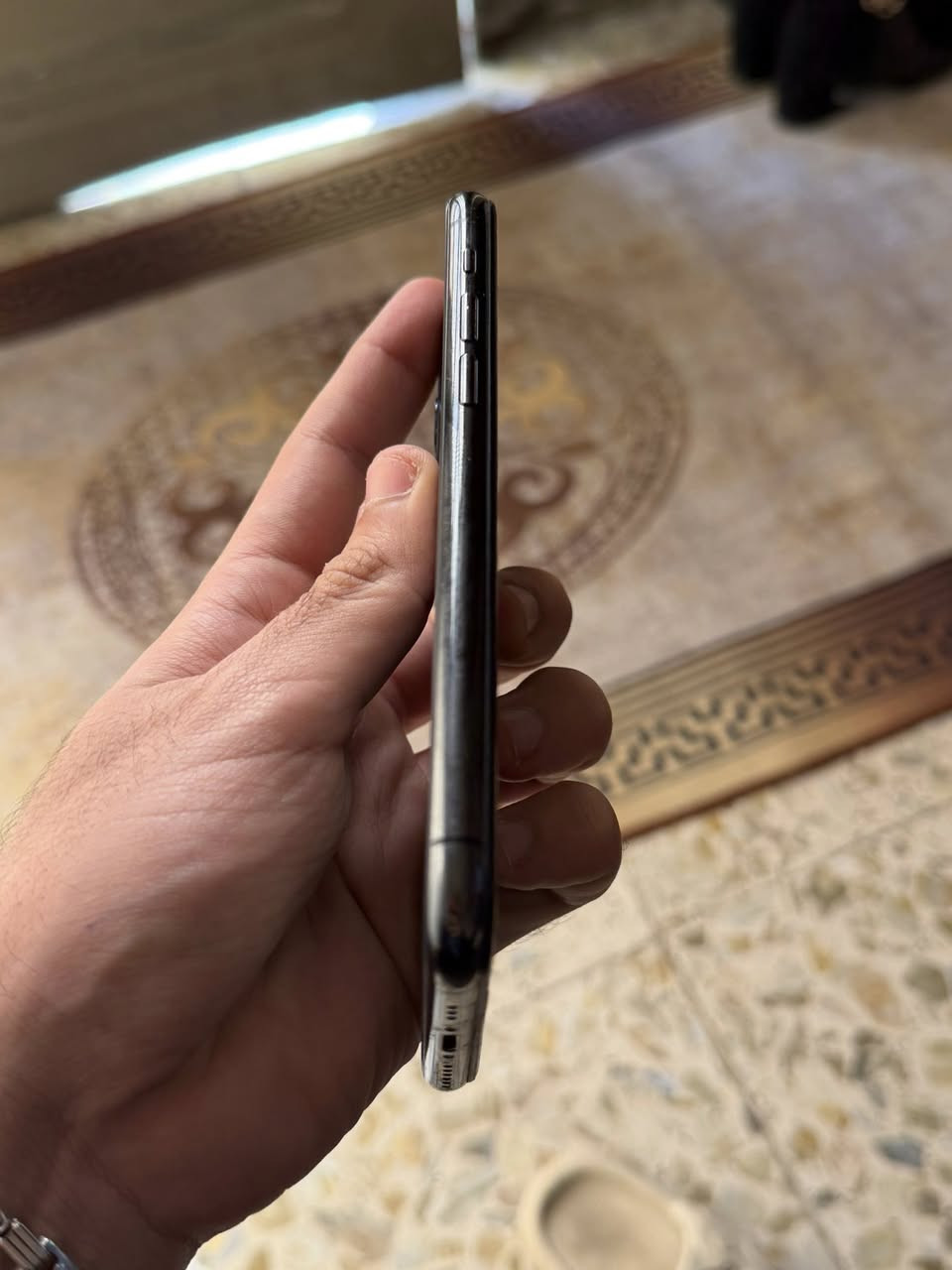 ١١برو ذاكره ٦٤ بطارية ٨٩ كله شغال وكلشي موضح بالصور قفلة ١٥٠ بدون عمله بغداد الغدير ***********
