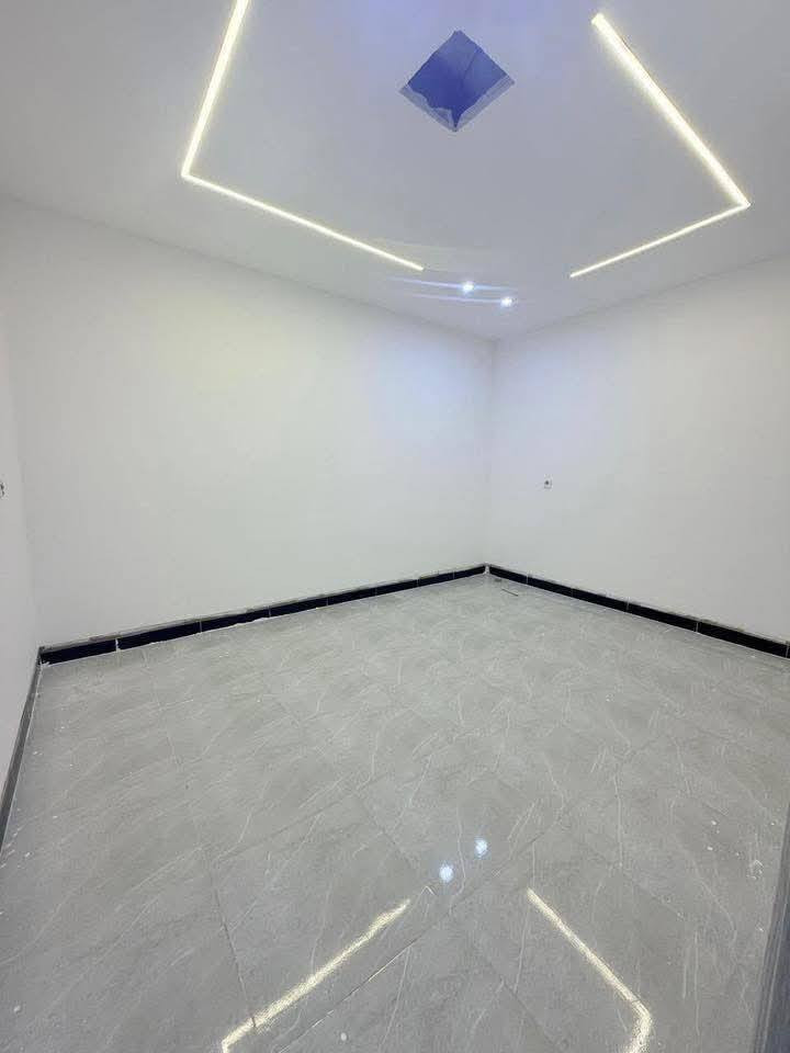 دارين للبيع مساحة الدار الواحد/100/متر طابق ونصف بناءصفر
عنوان:حرية مقابل حلويات بتام
نوع العقار:طابو
فول مواصفات:فول كاشي وسقف مغربي ونظام دكت تبريد مركزي 
محتويات الدار:استقبال،هول ومطبخ حار،صحيات،وغرفة نوم،درج داخلي 
موقع مميز
للاستفسار مراجعة مكتب النورين للعقارات والمقاولات أو الاتصال على الارقام التاليه:***********
واتسأب
