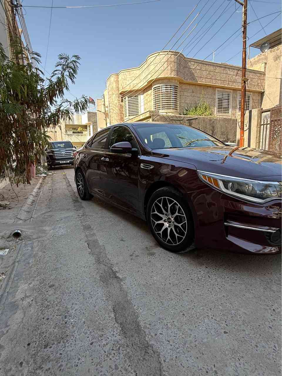 السلام عليكم كيا اوبتما وارد امريكي حادث فقط بنيد بدون دواخل محرك 2400 مواصفات اعتياديه ماشيه ٩٢ الف حقيقي 
شاشه جبيره 
فول تحكم استيرن
انظمه قياده 
شاشه اعطال 
منافذ شحن 
وباقي المواصفات الاعاديه 
كير محرك كفاله صدر امامي خلفي تايرات جدد رقم شمالي ب اسمي تحويل فقط السعر ١٢٠ وبيهه مجال حك جيتك *********** مكان السياره بغداد صليخ بغداد, العراق
