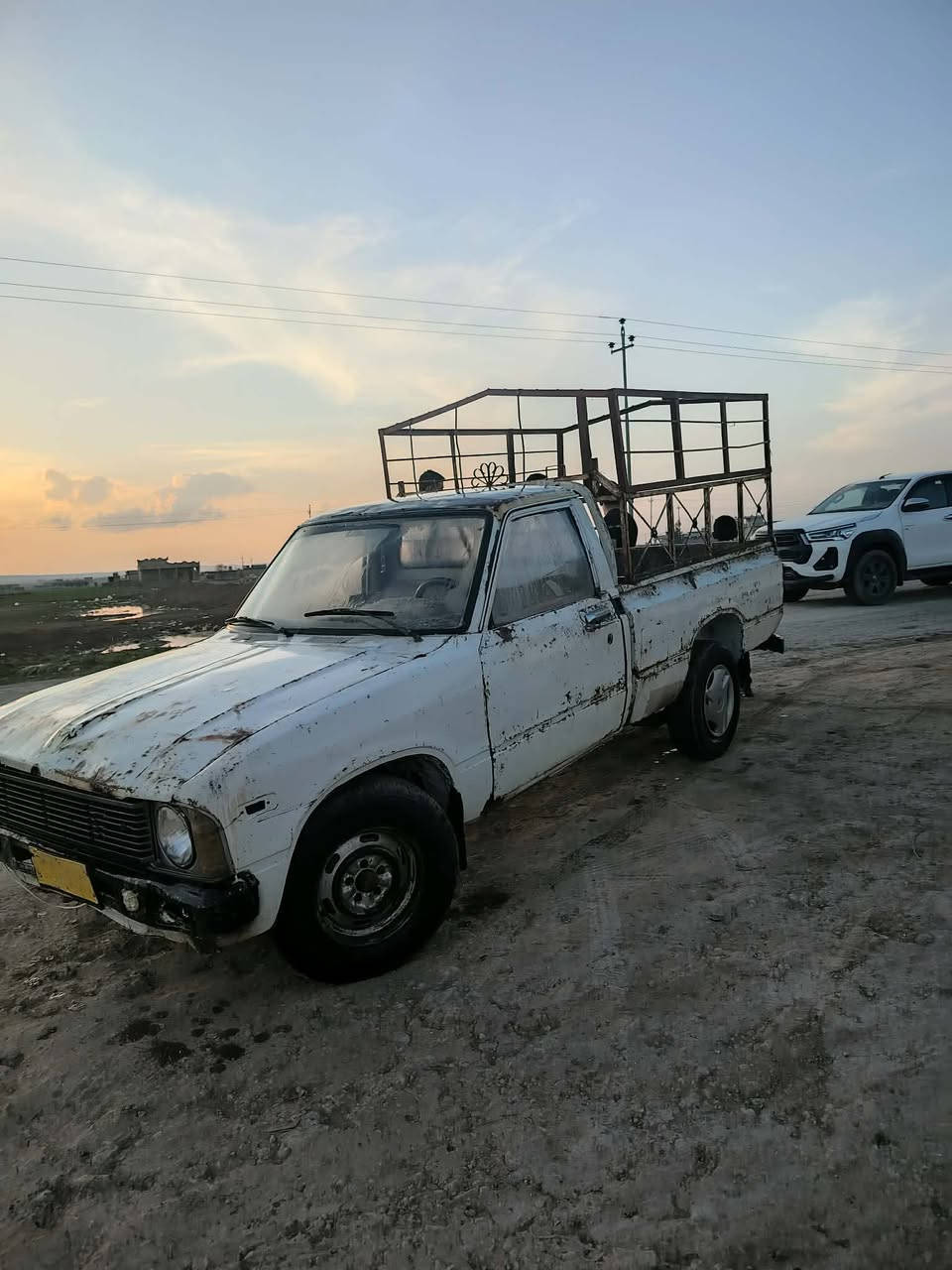 السلام عليكم بكم موديل 80 محرك شاصي اكسن كلو شرط اني عليه اسويلك مكاتبه وتنجاز اننت وراعيها طخم تواير كاربون مابي السعر 15 بيها مجال    ***********
