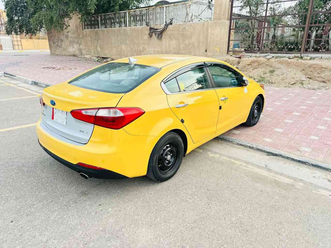 السلام عليكم فورتي 2015 حادثه بنيد فقط بدون دواخل  ليبل واحد سونار مرفق بل المنشور  الاستفسار***********  السعر 110 مجال بسيط موصفات شاشه كامره محرك 2000 دوش تحكم استير حداديه تخم تاير جديد المكان كربلاء
