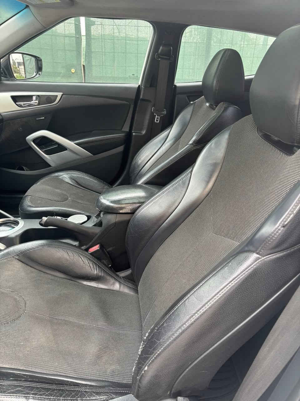 السلام عليكم
ڤولستر للبيع موديل 2013 
 صبغ دوسات فقط مكينه 16 شرط جديده كير اوتو بصمه 
تشغيل عن بعد 
بصمة ابواب 
كشنات جلد 
هيتر كشن 
بانوراما 
تبريد ثلج تدفئه نار 
رقم هزه سنويه كلو جديد شرط التحويل
سياره جاهزه من كل النواحي 
سعرها 95 
مكانها حي الوحده 
***********
