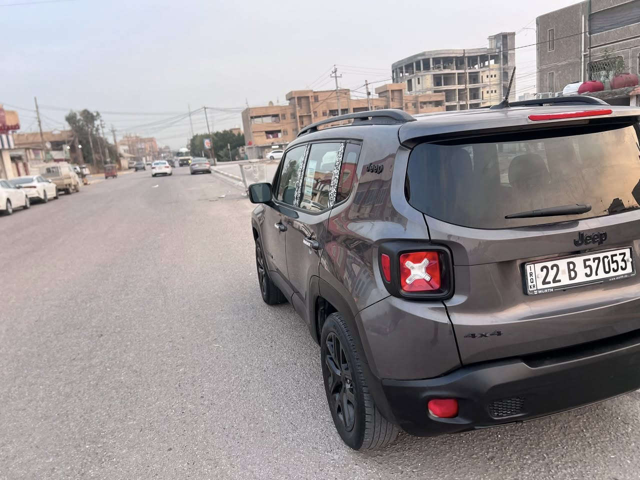 السلام عليكم
جيب رنكيد سبورت
موديل ٢٠١٧ 
محرك ٢٤٠٠مبدل جديد
دفع رباعي
حادث ٣ قطع(جاملغات امامي وباب بالسكن)
السيارة بلاك توب 
داخل مخمل اسود
ماشية (٨٤)
رقم اربيل الجديد متوفر تحويل او وكالة 
مكان السيارة كربلاء
رقم الهاتف *********** 
السعر ١١٥وبي مجال
