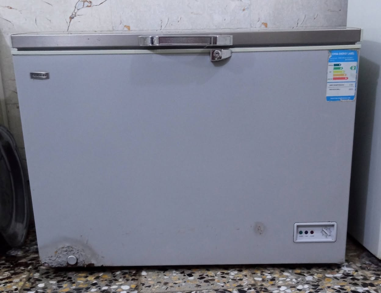 السلام عليكم مجمده للبيع نظيفه حي نظيفه شغاله 250 وبيها مجال مكاني نعمانيه حي الحسين قرب موسى المختار ***********
