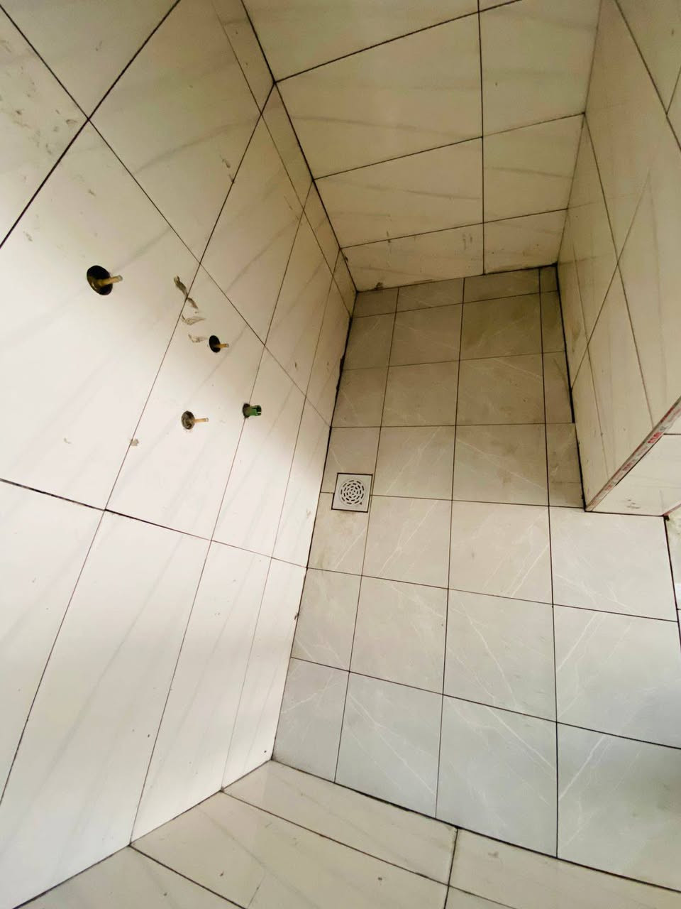 شغل درجه اولى مثل مشوفون تطبيك سيراميك جدران ارضيه درج  وسعر مناسب ليحب يستفسر يتصل ع هذا رقم ***********1
