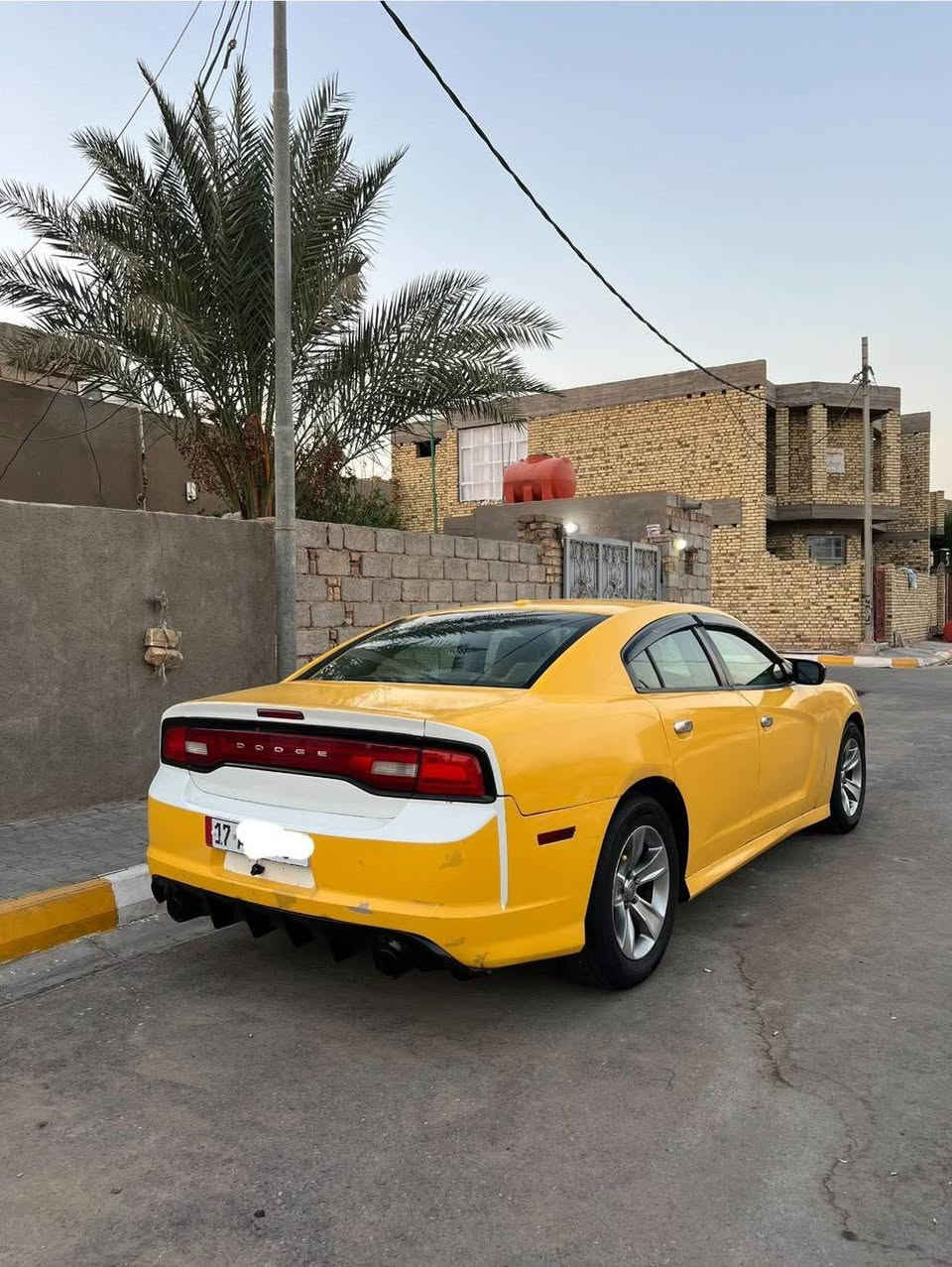 سلام عليكم جارجر موديل 2012 للبيع السياره جاهزه من كلشي مكينه وكير وحداديه وتخم تاير واكسل السياره ما اذب عليه ربع جاهزه من كلشي مصفره هيئه وغرامات بسمي مداور ثاني يوم 
حادثه جاملغ وبنيد وبيه شويه تعمير بالفخذه بدون كص خاليه من العيب الشرعي 
وبيه تعمير  بجاملغ الخلفي
 
السعر 135 وبيه مجال تفاصيل اكثر اتصل عله الرقم 

0780 238 3872

0773 505 7698
