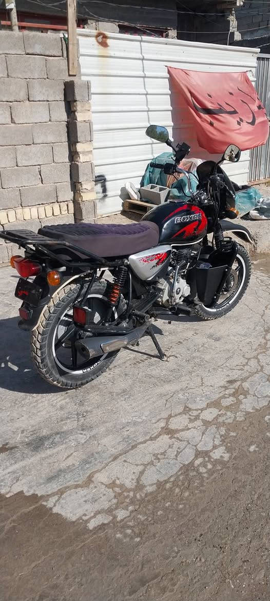 سلام عليكم دراجه بوكسر موديل ٢٠٢٣ دراجه جديده رقم وسنويه باسمي رقم بغداد انكليزي السعر٢/٥٠٠ وبيهه مجال عنوان البياع تقاطع درويش للستفسار عل رقم  ***********
