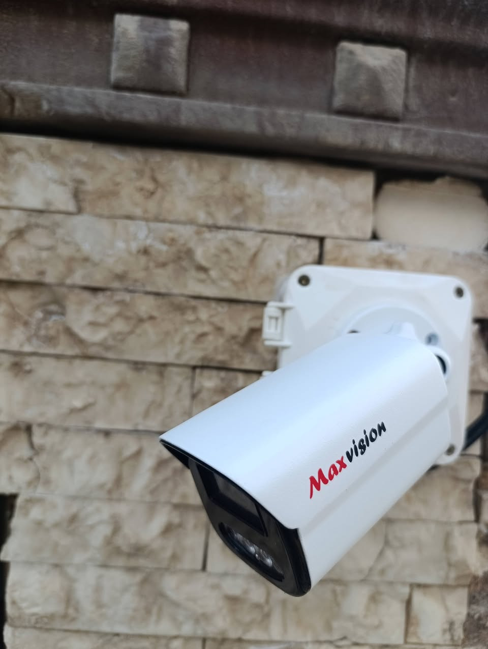 #تم بحمد الله تعالى تأمين منزل احد الزبائن في حي الاسكان كربلاء  ب 4 كاميرات دقة 5 ميكا من ماركة ماكس فجن فول كلر (ملون ليلي نهاري )
المنضومة مكونه من :-
✅️جهاز XVR ماكس فجن أصلي ذو 4 مداخل يدعم الصوت 
✅️هاردHDD  بمساحة واحد تيرا
✅️كامرات ماكس فجن دقة 5 ميكا فول كلر عدد 4
✅️مع استخدام بوكسات اصليه للجمالية وحفظ الفيش من الامطار والاتربه
✅️ تم ربط المنضومة على الإنترنت لغرض المراقبة من خارج المنزل 

#تجهيز و تنصيب كاميرات المراقبه بأنسب الاسعار
كل ما عليك تتصل على الرقم بنهاية المنشور والباقي علينه نجيك لباب البيت
للتأكد من جودة العمل يرجى الدخول الى الصفحة ورؤية المنشورات السابقه
تتوفر كامرات من ماركة دهوا العالمية
ماركة اسوار Aswar
ماركة Fank vision 
ماركة max vision 
ماركة Hilook
#بأدارة سامر الجنابي 
للأستفسار يرجى مراسلة الصفحة او الاتصال على الرقم التالي:
***********

#كاميرات_المراقبة
#كاميرات_المراقبه
#كامرات_المراقبة
#كامرات_المراقبه
#منضومة_كامرات
#منضومة_كاميرات
#دهوا #دهوى
#اسوار #أسوار
#كامرات 
#كاميرات
#تنصيب_كامرات_كاميرات
#منصب_كامرات
#طويريج
#مركز_كامرات
#محل_كامرات
#بيع
#أرخص
#شراء
#منضومة_كامرات_رباعية
#منظومة_كاميرات_رباعيه
#سامر_الجنابي
#الجنابي_للكامرات
#تنصيب_كربلاء
#كاميرات_كربلاء
