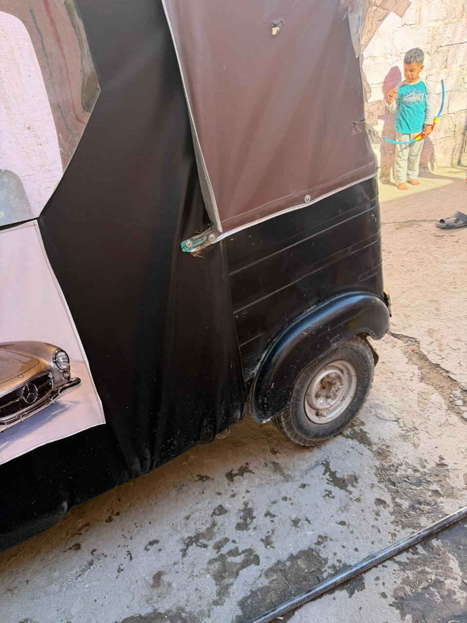 السلام عليكم تكتك موديل ١٦ أوراق كامله شهر ١١ مكينه ٢٠ مكان شهداء البياع السعر ٢٤٠٠ الاستفسار ***********
