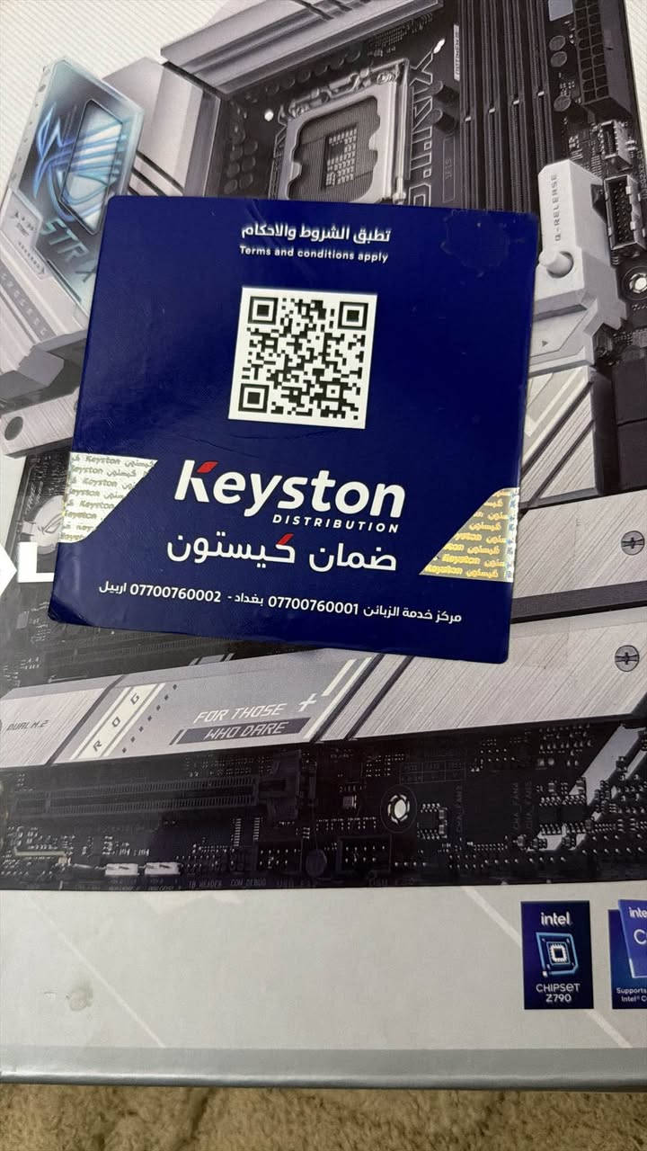 STRIX Z790-A
GAMING WIFI II
تأتي لوحة ROG Strix Z790-A Gaming WIFl Il مزودة بوحدة تنظيم جهد
قوية يعلوها مشتت حراري فضي متين، مما يوفر الطاقة بكفن )
كما تدعم اللوحة من الجيل الرابع عشر Core عالية لأحدث معالجات Intel® تقنية PCle 5.0 وWiFi 7 ومنفذ USB عالي السرعة، مما يعزز من أدائها في مختلف المجالات. توفر هذه المنصة القوة والاتصال اللازمين لتطبيقات
الذكاء الاصطناعي المتقدمة على أجهزة الكمبيوتر.
دليل اللوحة الأم (*********** )للتواصل بغداد, العراق
