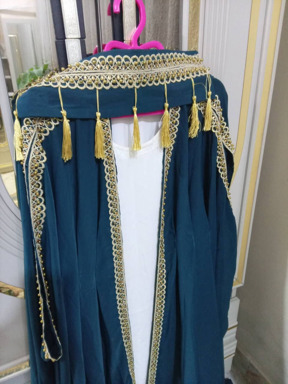 سلام عليكم بنات
بشت+بينصل وحزام للبيع ماملبوس ولا مره خيطته خياط مو جاهز بس ابد مصارت عندي مناسبه عريض وكلش حلو بالبس يلبس لحد وزن ٨٠ ويجوز أكثر ويتخصر حسب متردي
سعره ٥٠ بنات خيطته ب٨٠ بالقران يم المصممة ديار


**إذا كنت صاحب هذا الإعلان وتريد حذفه لأي سبب، رجاءا أرسل رسالة إلى الدعم الفني**