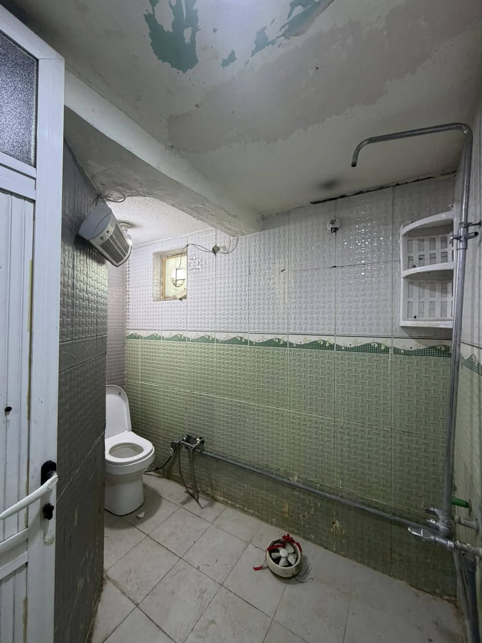 #للايجار_في_السيدية
دار سكني المساحة 150م نضيف جداً

يحتوي ع ثلاث غرف وصالة ومطبخ وخدمات 

السعر 700 الف قفله

للأستفسار:***********

مكتب الفهد للهندسي للمقاولات العامة
